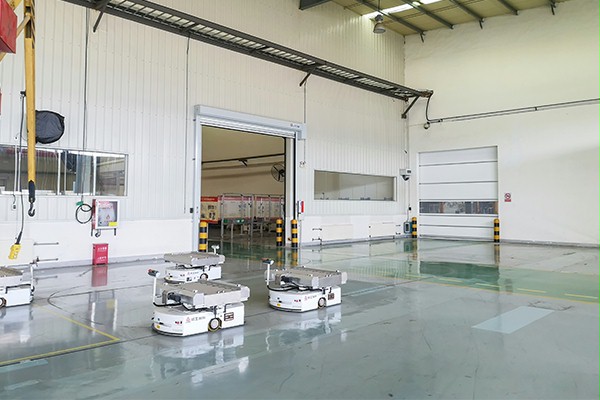 全自動化工廠AGV聯動小車