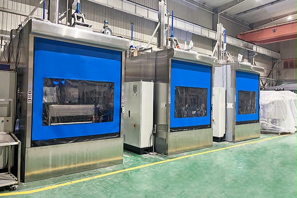 西朗門業設備清洗間防水漬快速卷簾門