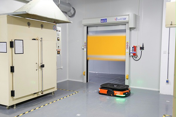 西朗門業快速卷簾門